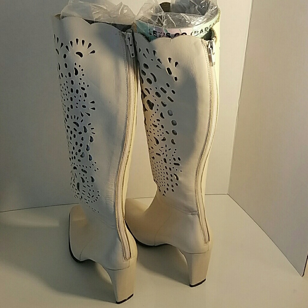 Boots - Picture 2 of 4